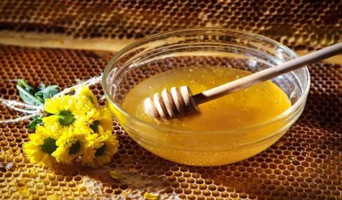 بهترین زمان خوردن عسل؛ مصرف عسل در شب و فواید آن