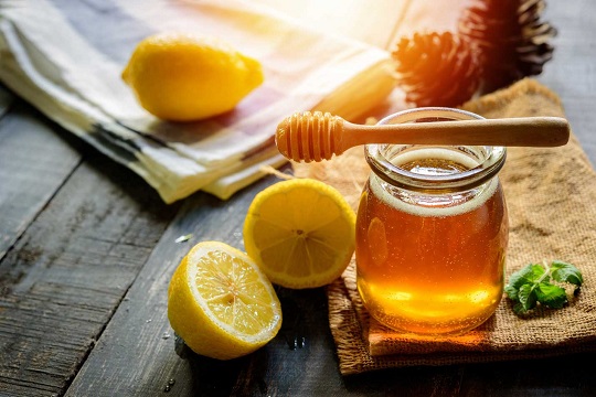 دمنوش لیمو و عسل طبیعی