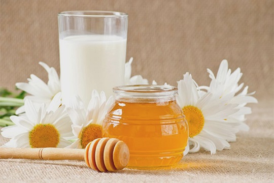 تاثیر ترکیب عسل و شیر بر بهبود کیفیت خواب