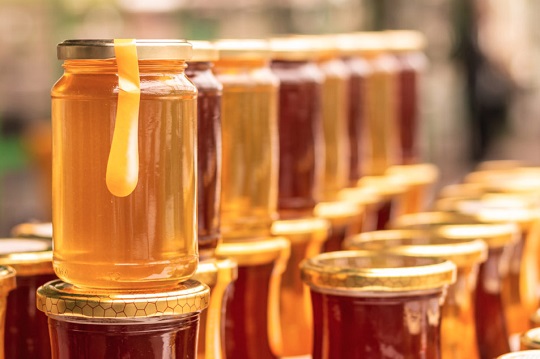 موارد احتیاط مصرف عسل خارشتر