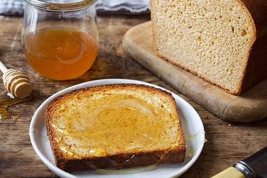 مغزها و غلات در دسته بهترین مواد غذایی ترکیبی با عسل