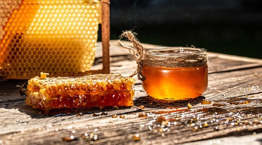 میزان مصرف عسل برای سلامت و درمان تیروئید