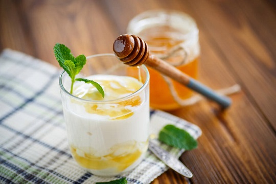 چند ترکیب غذایی ماست و عسل در جلوگیری از چاقی