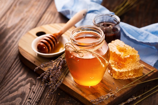 تاثیر مصرف عسل در کاهش خطر بروز بیماری‌های قلبی و عروقی در افراد سیگاری